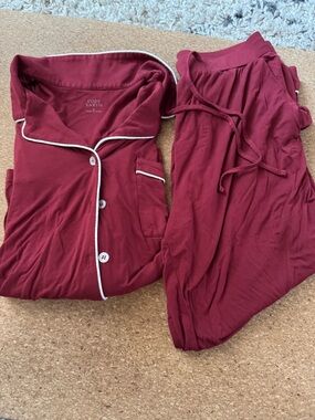 Cozy Earth Women's Wine Red Piped Pajama Set